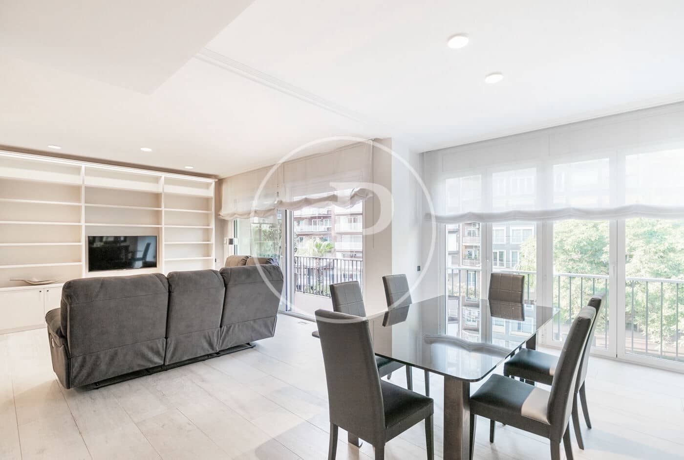 4 quarto Apartamento para arrendar em Barcelona cidade - 3 600 € (Ref: 9525611)