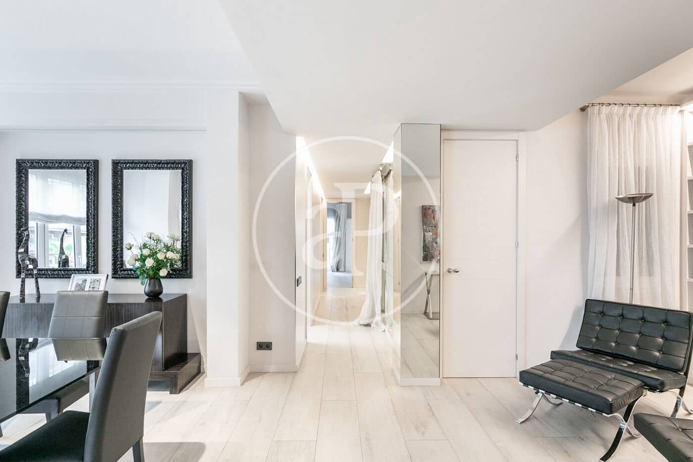 4 quarto Apartamento para arrendar em Barcelona cidade - 3 600 € (Ref: 9525611)