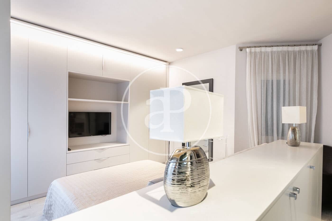 4 quarto Apartamento para arrendar em Barcelona cidade - 3 600 € (Ref: 9525611)