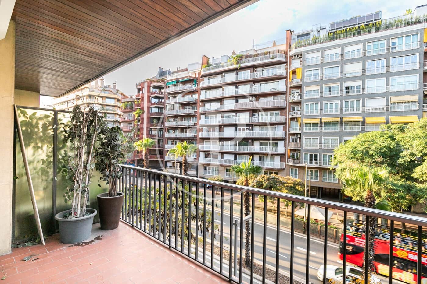 4 quarto Apartamento para arrendar em Barcelona cidade - 3 600 € (Ref: 9525611)