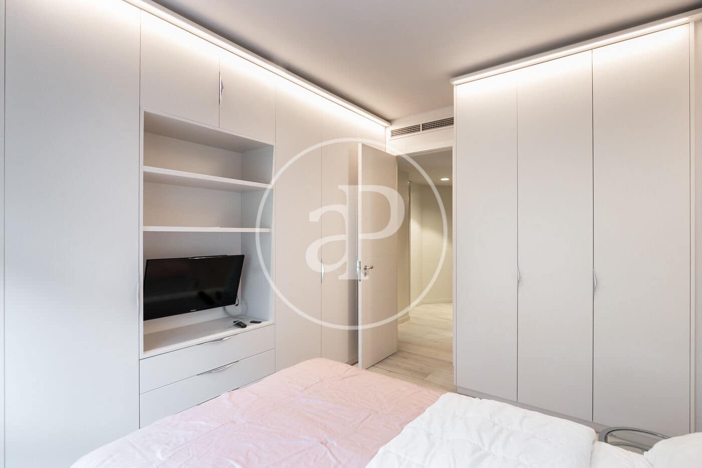 4 quarto Apartamento para arrendar em Barcelona cidade - 3 600 € (Ref: 9525611)