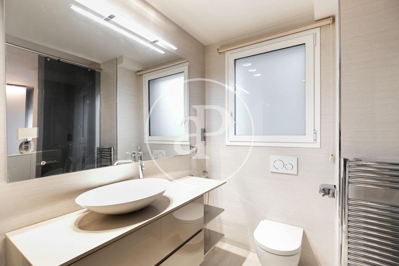 4 quarto Apartamento para arrendar em Barcelona cidade - 3 600 € (Ref: 9525611)