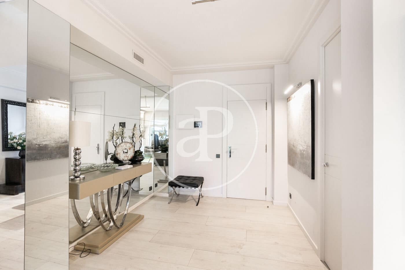 4 quarto Apartamento para arrendar em Barcelona cidade - 3 600 € (Ref: 9525611)