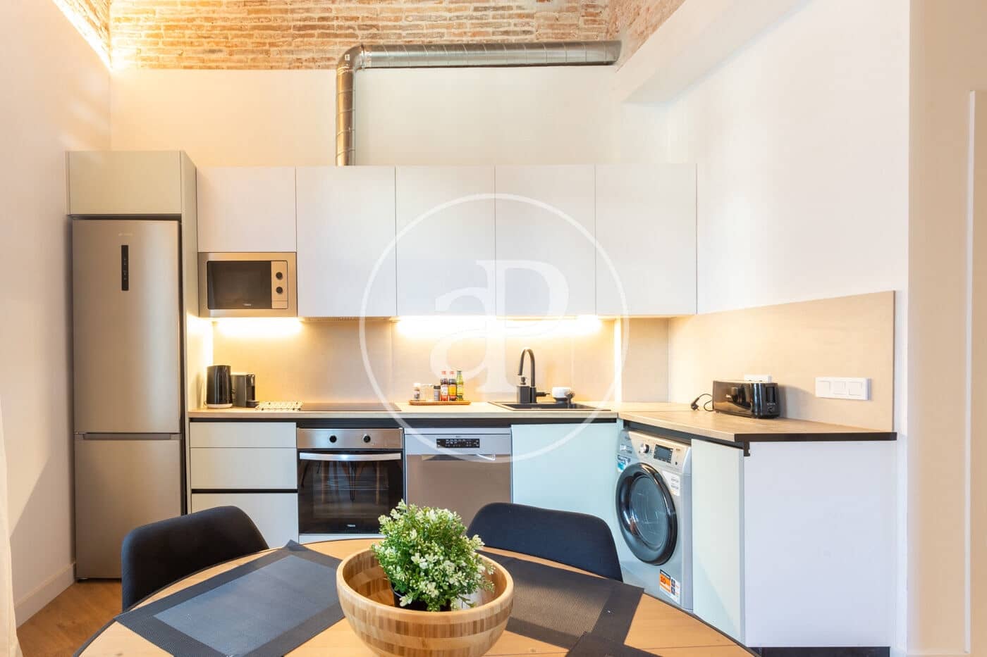 3 slaapkamer Appartement te huur in Barcelona stad - € 2.800 (Ref: 9525613)