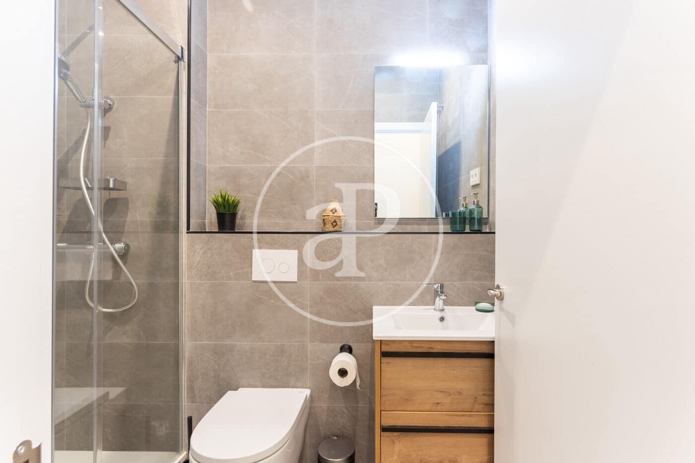 3 slaapkamer Appartement te huur in Barcelona stad - € 2.800 (Ref: 9525613)