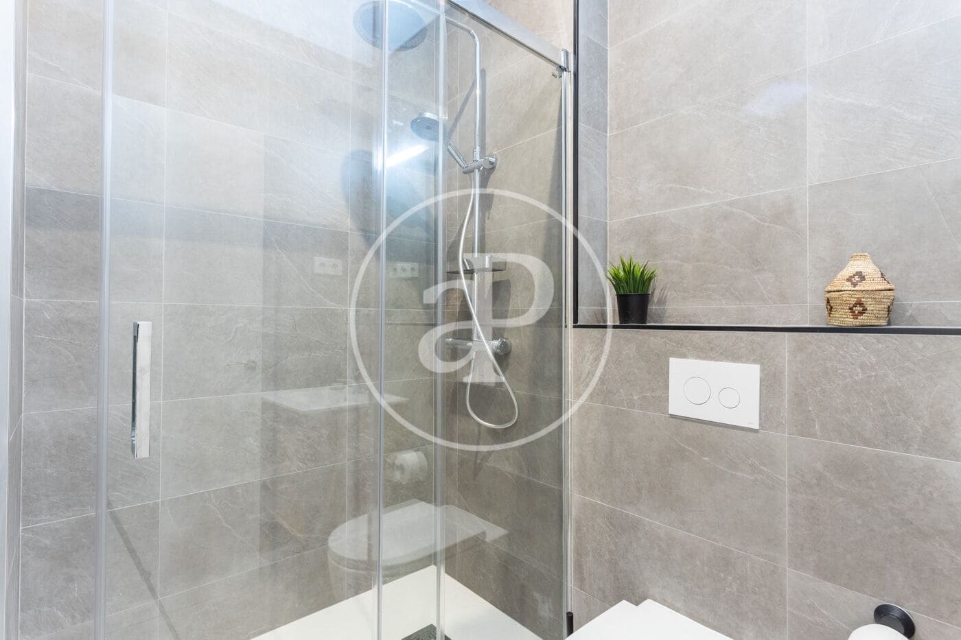 3 slaapkamer Appartement te huur in Barcelona stad - € 2.800 (Ref: 9525613)