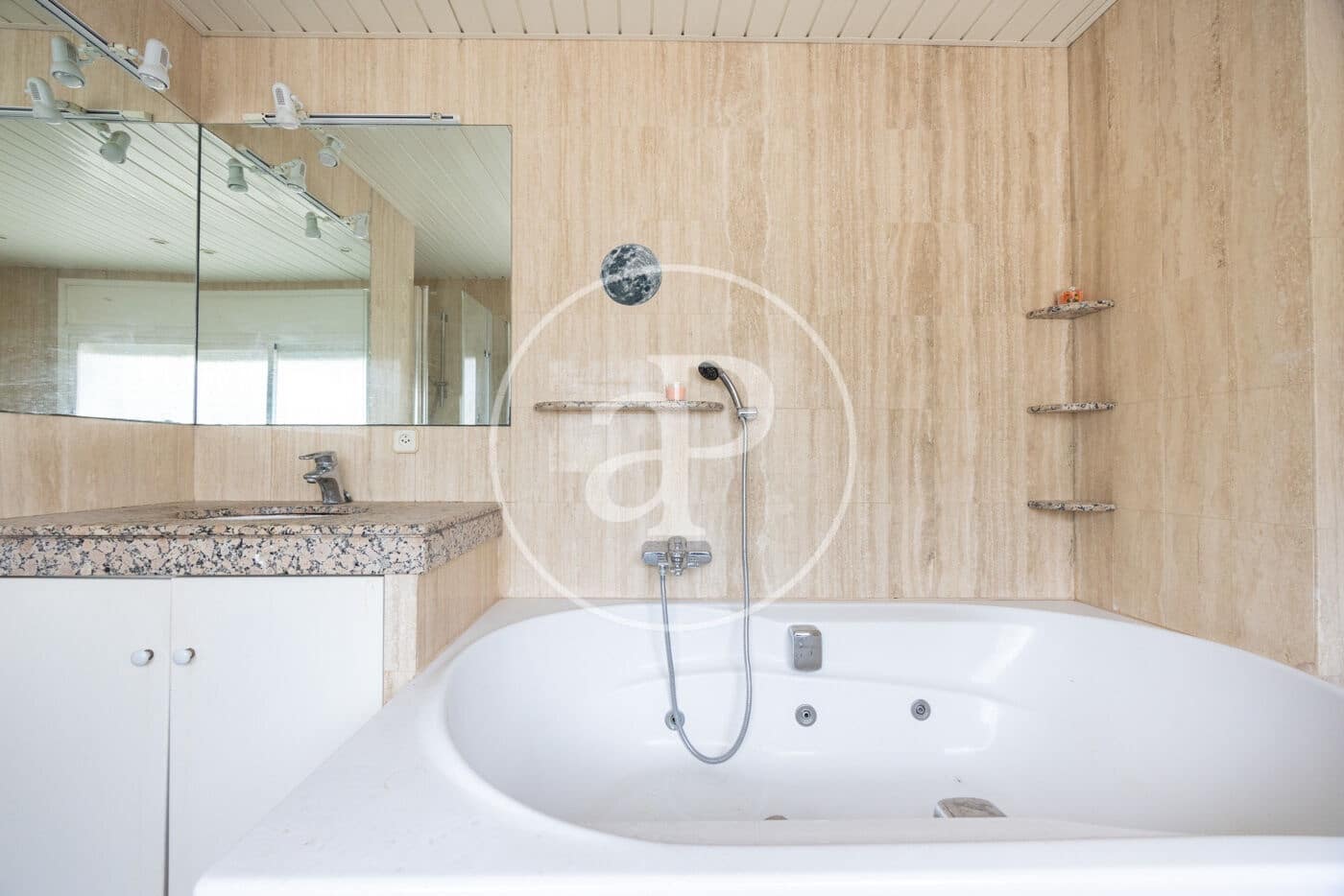 Chalet de 3 habitaciones en Alella en venta con piscina - 630.000 € (Ref: 9525617)