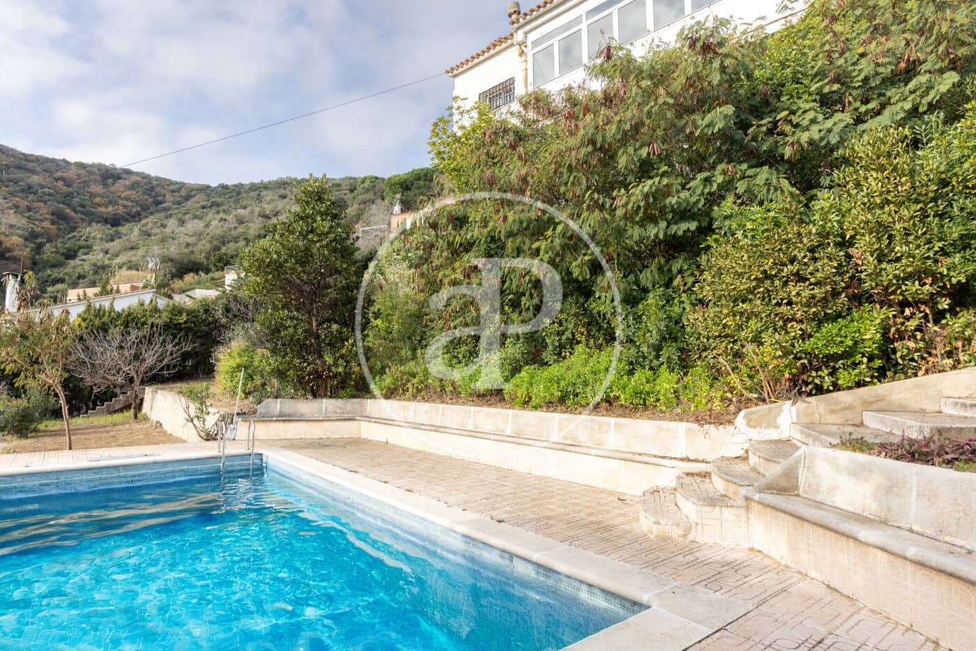 Chalet de 3 habitaciones en Alella en venta con piscina - 630.000 € (Ref: 9525617)