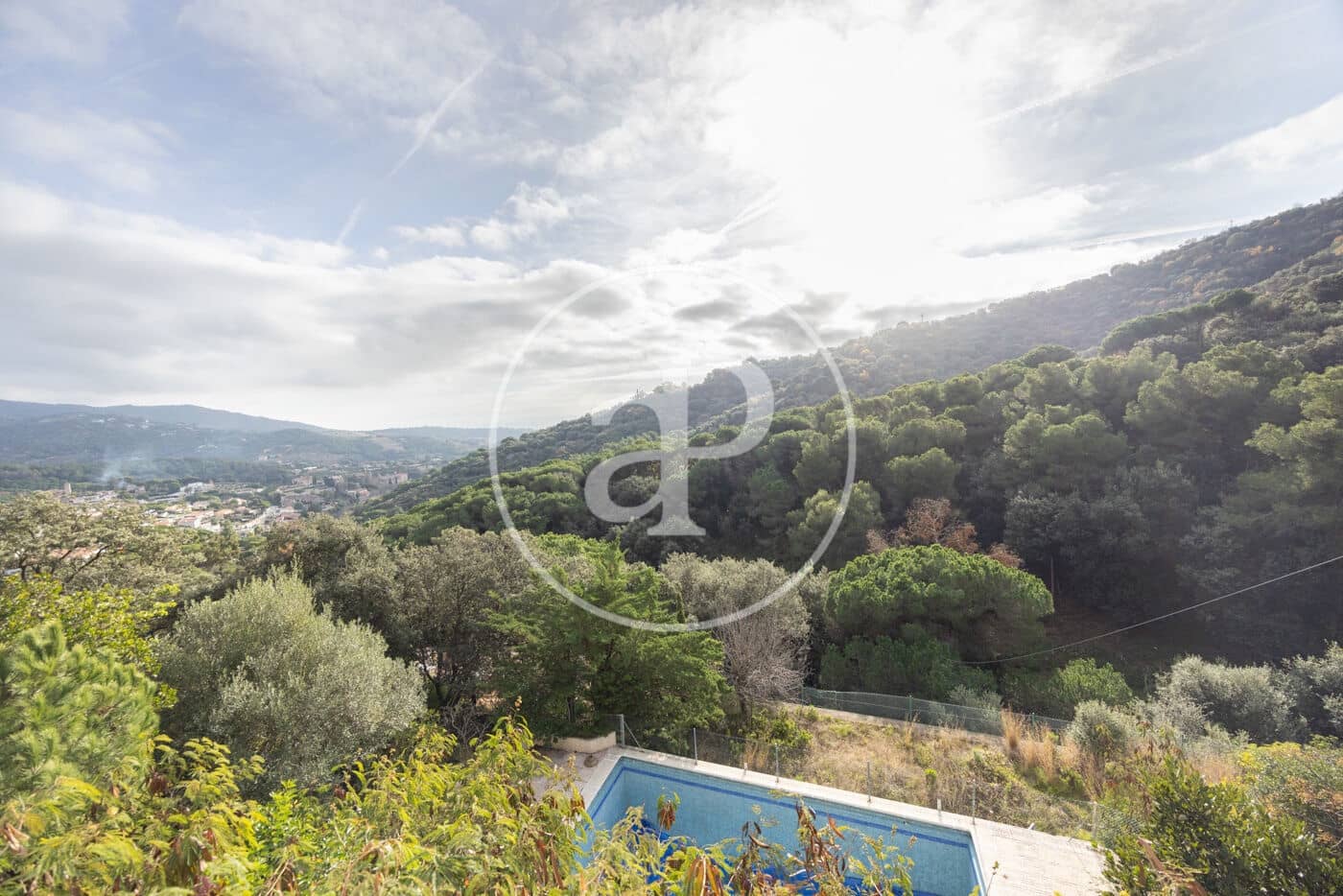 Chalet de 3 habitaciones en Alella en venta con piscina - 630.000 € (Ref: 9525617)