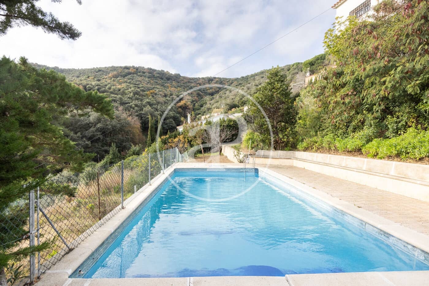 Chalet de 3 habitaciones en Alella en venta con piscina - 630.000 € (Ref: 9525617)