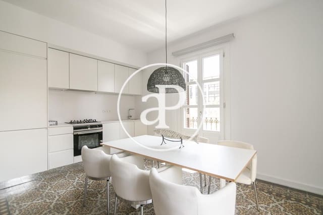 2 soverom Leilighet til leie i El Raval, Barcelona by - € 3 050 (Ref: 9532700)