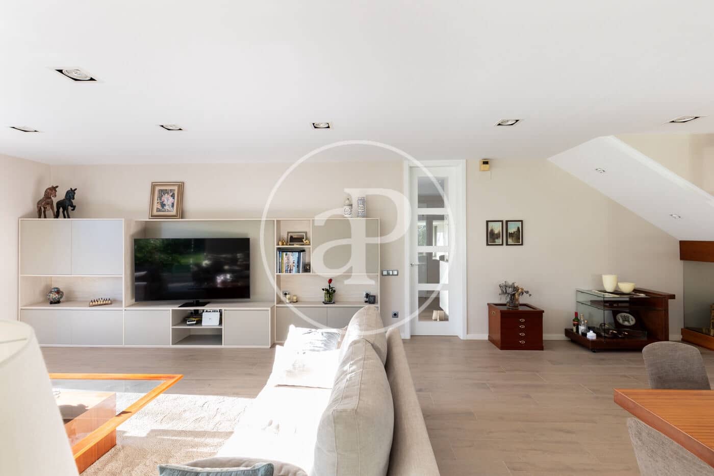 4 bedroom Apartment for rent in Matadepera - € 4,500 (Ref: 9535921)