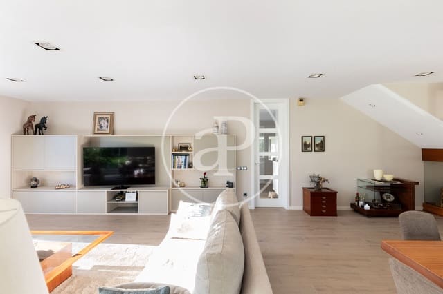 4 bedroom Apartment for rent in Matadepera - € 4,500 (Ref: 9535921)