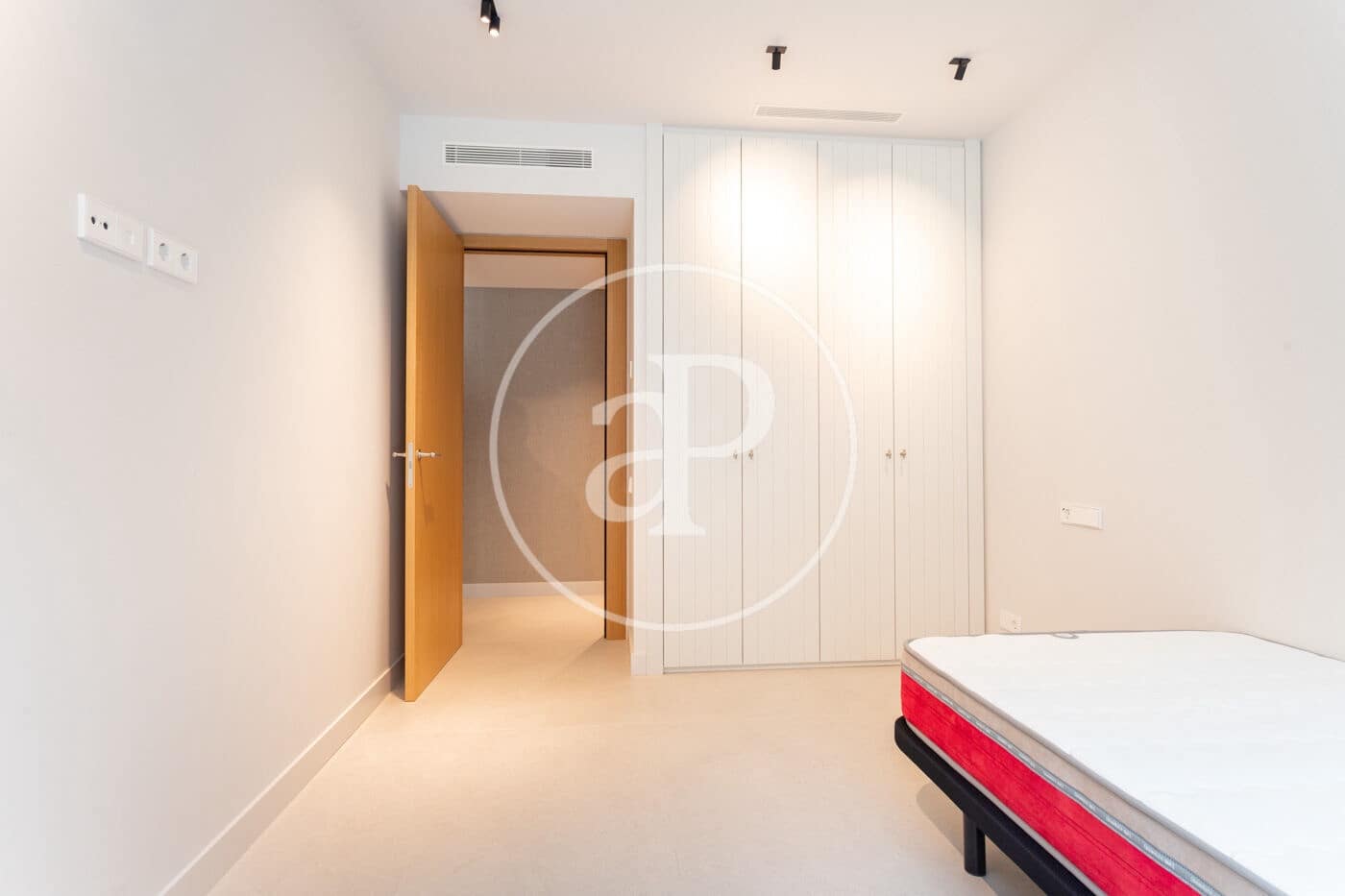 4 Zimmer Apartment zu vermieten in Barcelona Stadt mit Pool - 5.500 € (Ref: 9541085)