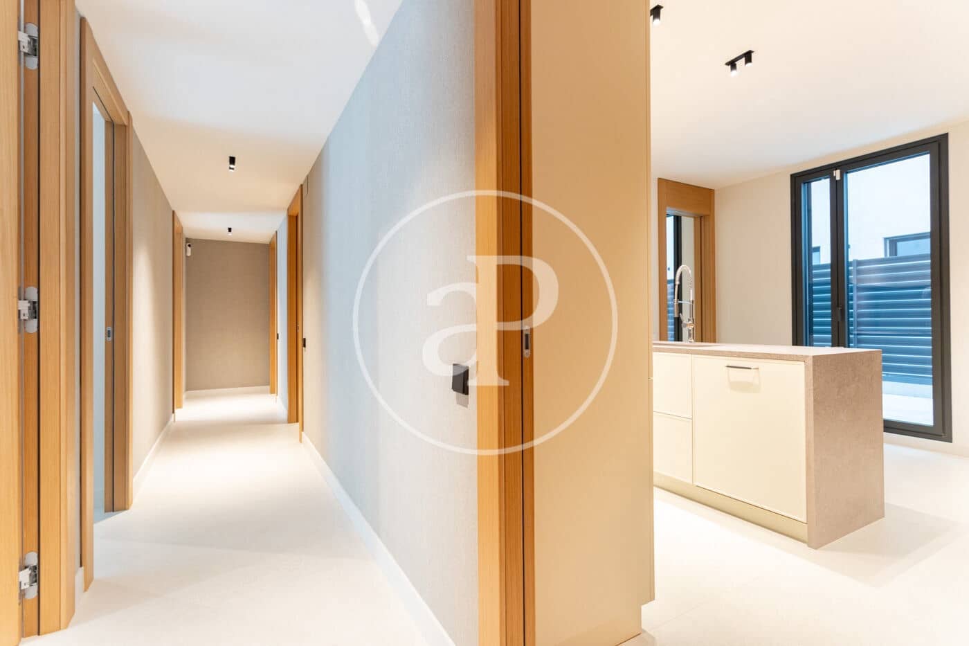 4 Zimmer Apartment zu vermieten in Barcelona Stadt mit Pool - 5.500 € (Ref: 9541085)