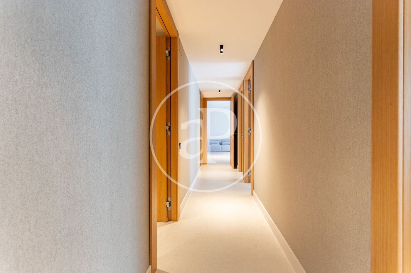 4 Zimmer Apartment zu vermieten in Barcelona Stadt mit Pool - 5.500 € (Ref: 9541085)