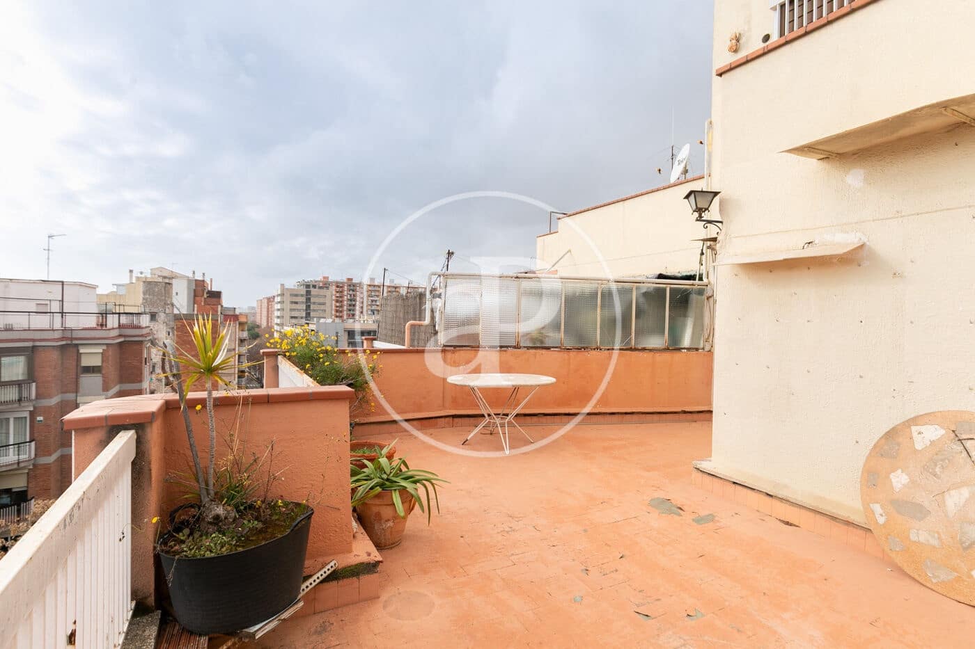 4 bedroom Penthouse for sale in L'Hospitalet de Llobregat - € 465,000 (Ref: 9541086)