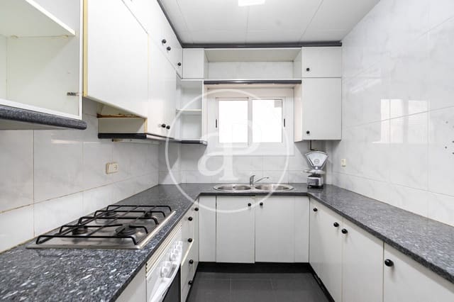 4 chambre Penthouse à vendre à L'Hospitalet de Llobregat - 465 000 € (Ref: 9541086)