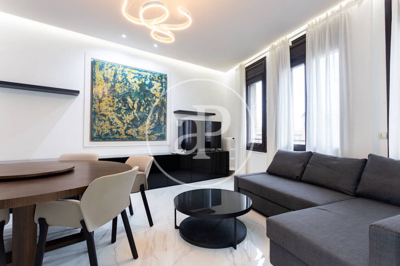 2 slaapkamer Appartement te huur in Barcelona stad - € 3.300 (Ref: 9541087)