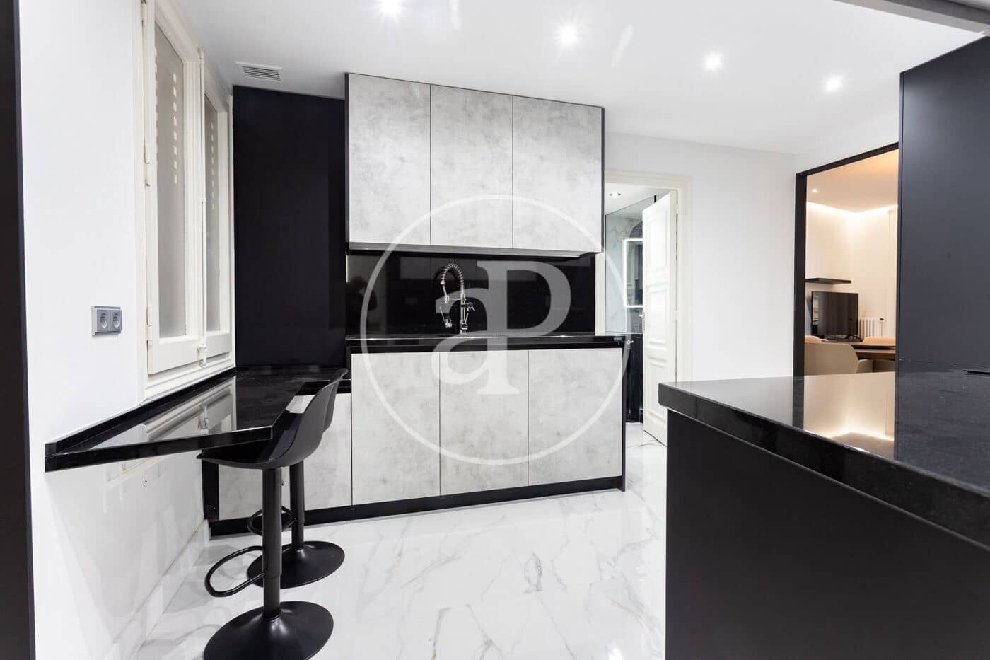 2 slaapkamer Appartement te huur in Barcelona stad - € 3.300 (Ref: 9541087)