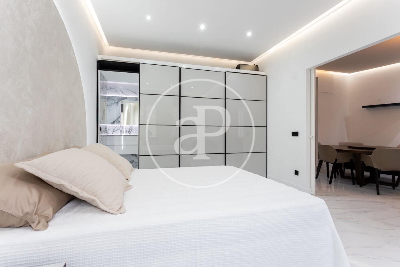 2 slaapkamer Appartement te huur in Barcelona stad - € 3.300 (Ref: 9541087)