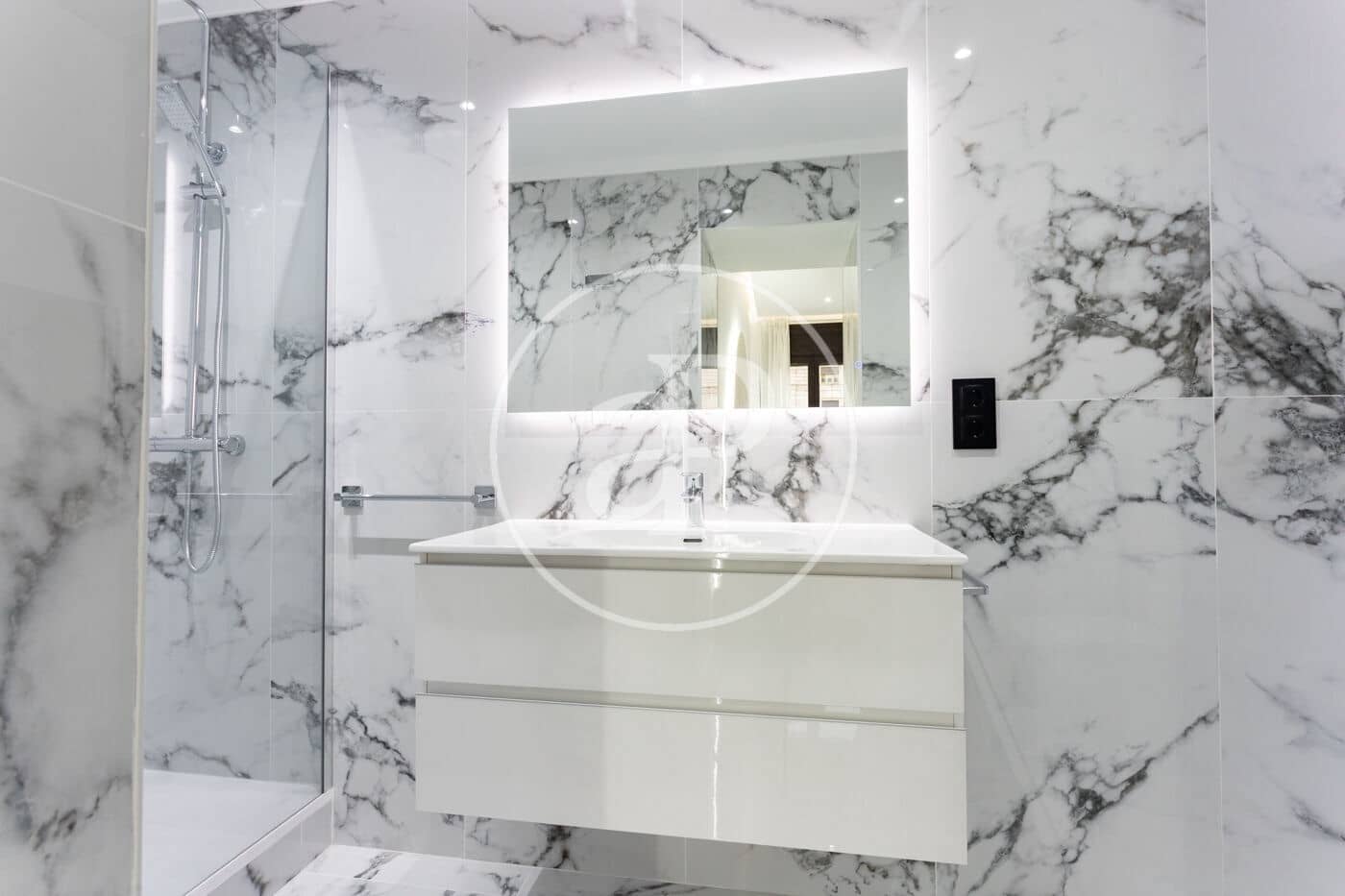 2 slaapkamer Appartement te huur in Barcelona stad - € 3.300 (Ref: 9541087)