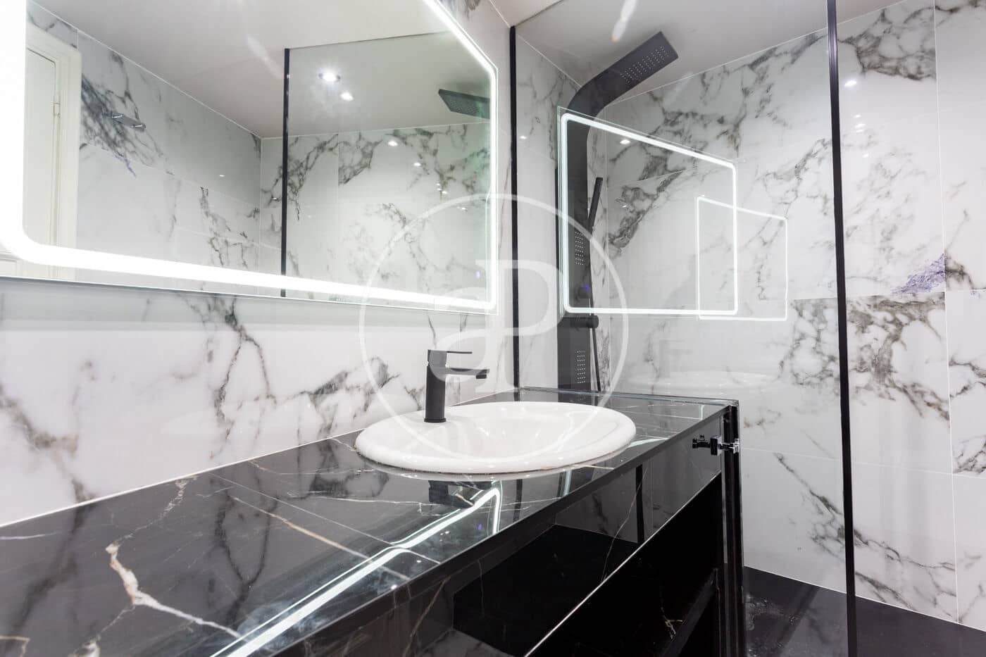 2 slaapkamer Appartement te huur in Barcelona stad - € 3.300 (Ref: 9541087)