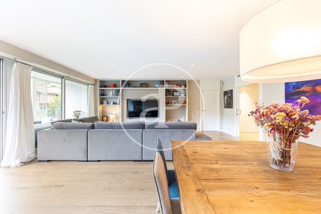 5 sypialnia Apartament na sprzedaż w Sant Cugat del Vallès z basenem - 1 590 000 € (Ref: 9548167)