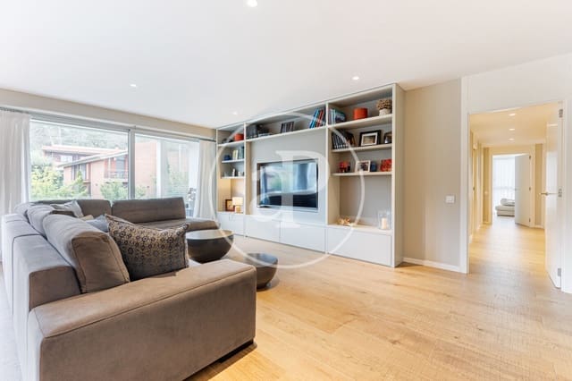 5 sypialnia Apartament na sprzedaż w Sant Cugat del Vallès z basenem - 1 590 000 € (Ref: 9548167)