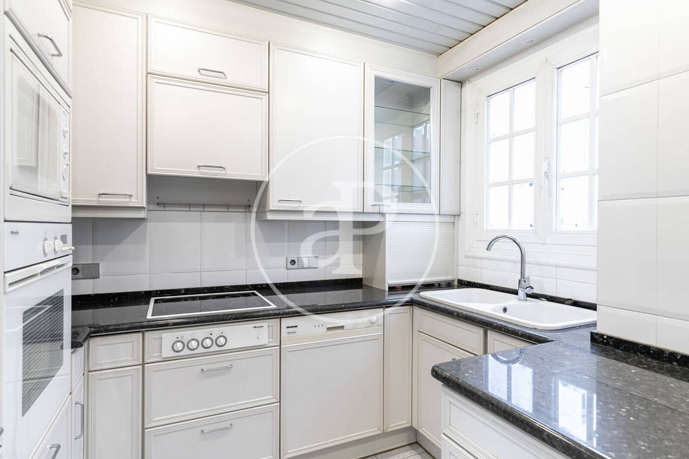 4 bedroom Apartment for rent in Barcelona city - € 2,151 (Ref: 9551466)