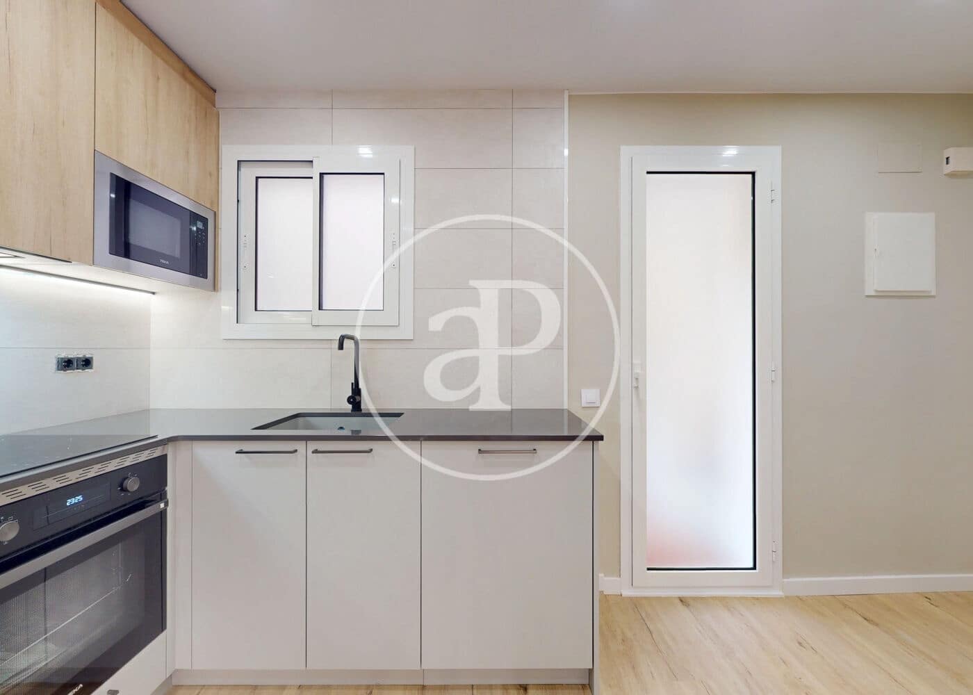 2 sovrum Lägenhet till salu i Barcelona stad - 386 000 € (Ref: 9555821)