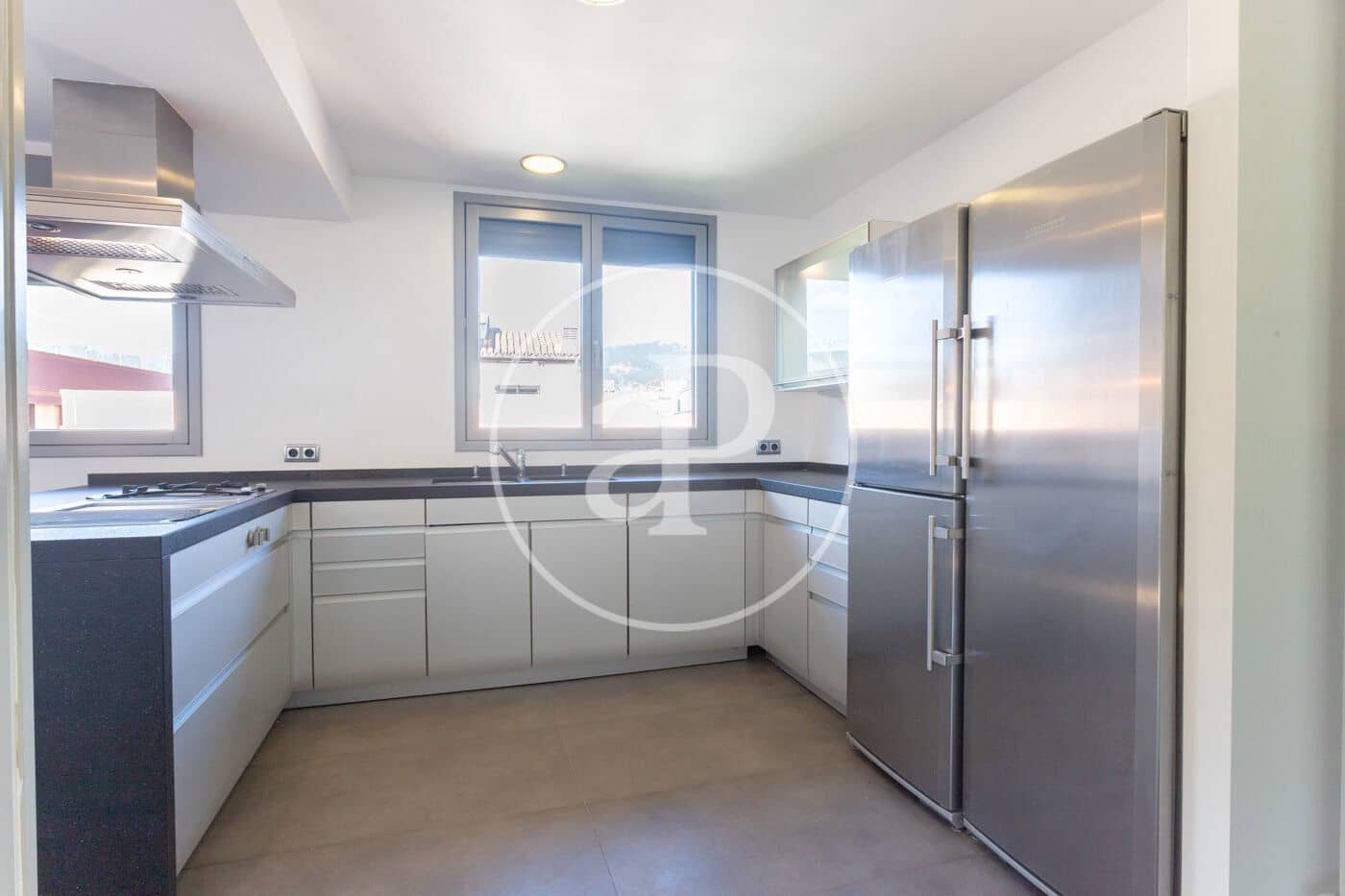 5 soveværelse Lejlighed til leje i Barcelona by - € 6.800 (Ref: 9561779)