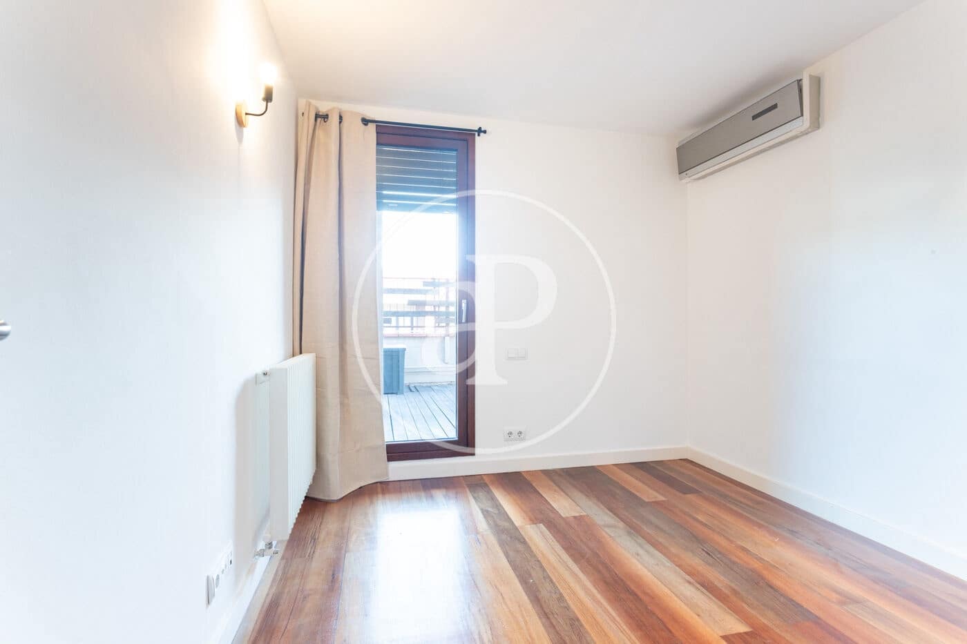 5 soveværelse Lejlighed til leje i Barcelona by - € 6.800 (Ref: 9561779)