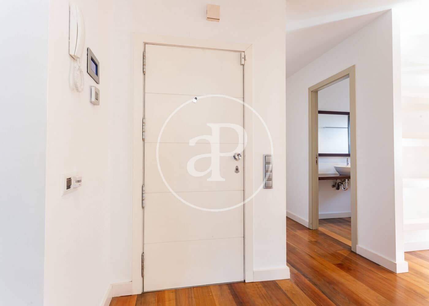 5 soveværelse Lejlighed til leje i Barcelona by - € 6.800 (Ref: 9561779)