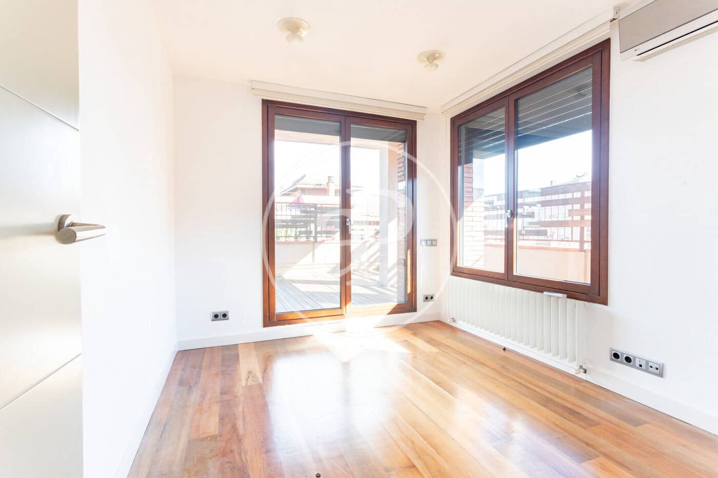 5 soveværelse Lejlighed til leje i Barcelona by - € 6.800 (Ref: 9561779)