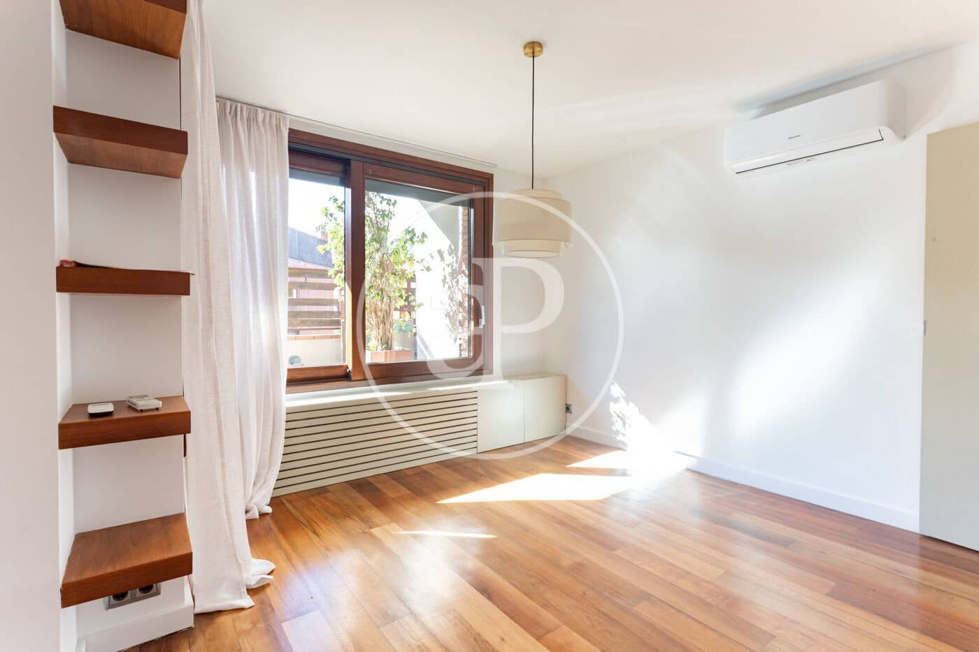 5 soveværelse Lejlighed til leje i Barcelona by - € 6.800 (Ref: 9561779)