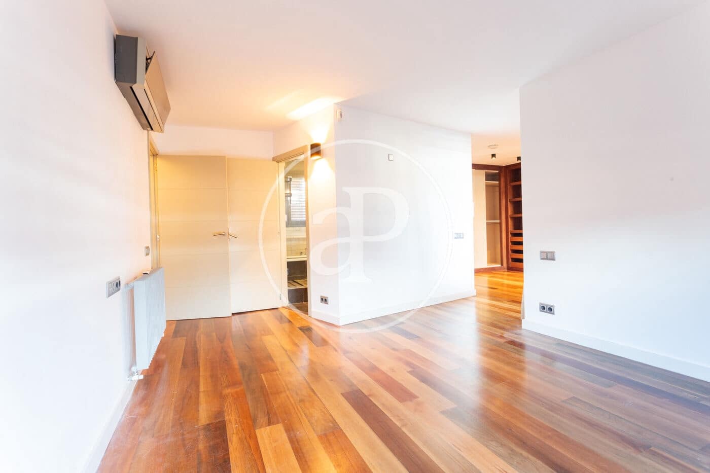 5 soveværelse Lejlighed til leje i Barcelona by - € 6.800 (Ref: 9561779)