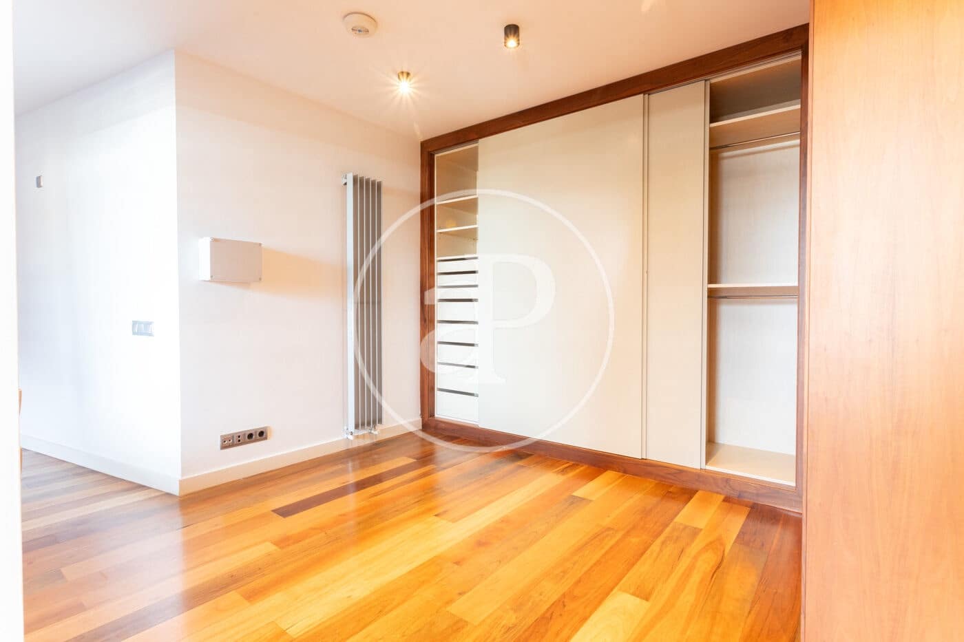 5 soveværelse Lejlighed til leje i Barcelona by - € 6.800 (Ref: 9561779)