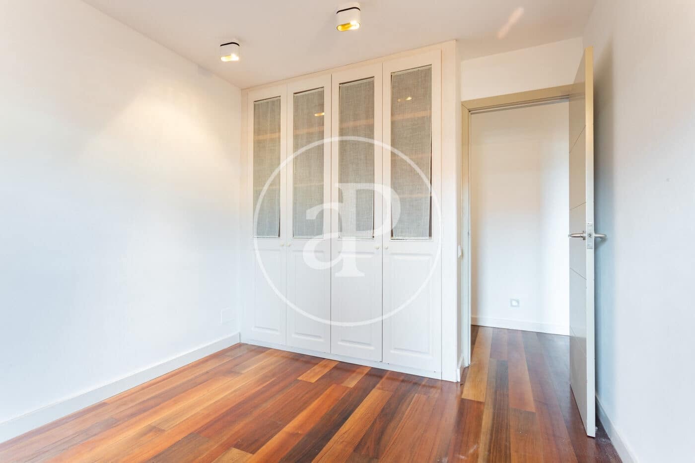 5 soveværelse Lejlighed til leje i Barcelona by - € 6.800 (Ref: 9561779)