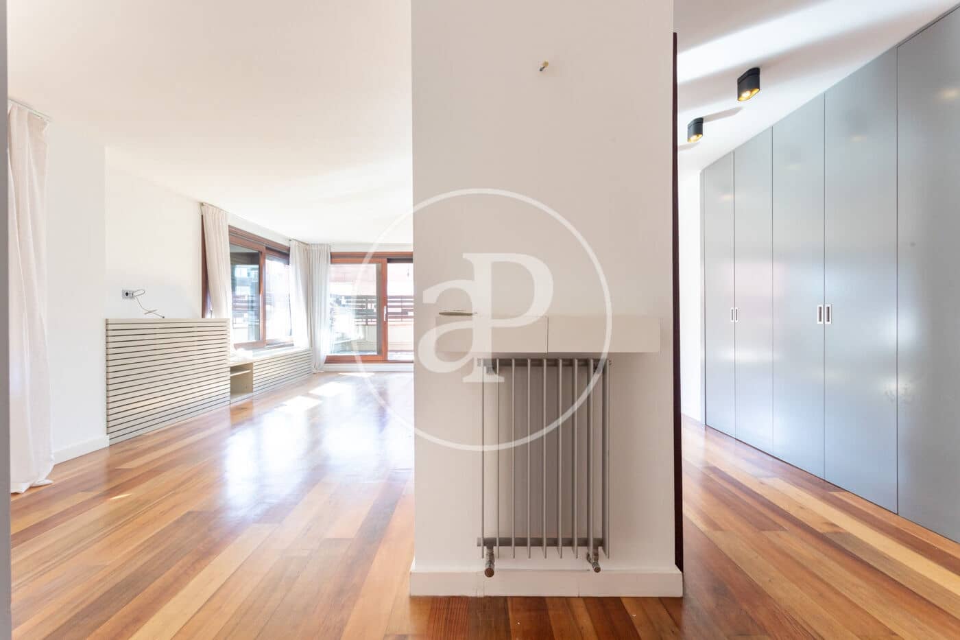 5 soveværelse Lejlighed til leje i Barcelona by - € 6.800 (Ref: 9561779)