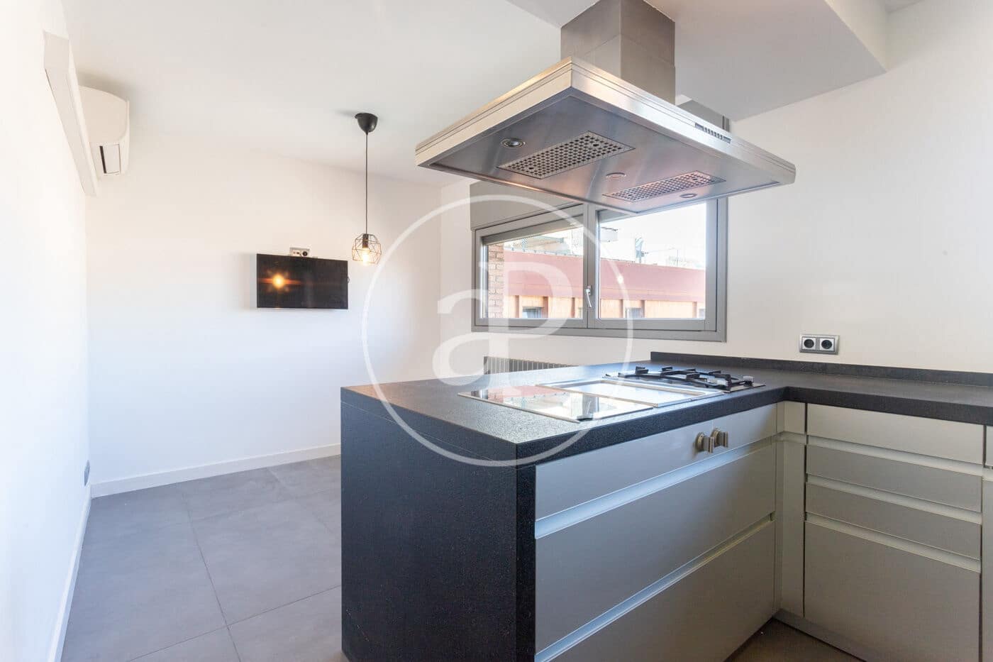 5 soveværelse Lejlighed til leje i Barcelona by - € 6.800 (Ref: 9561779)