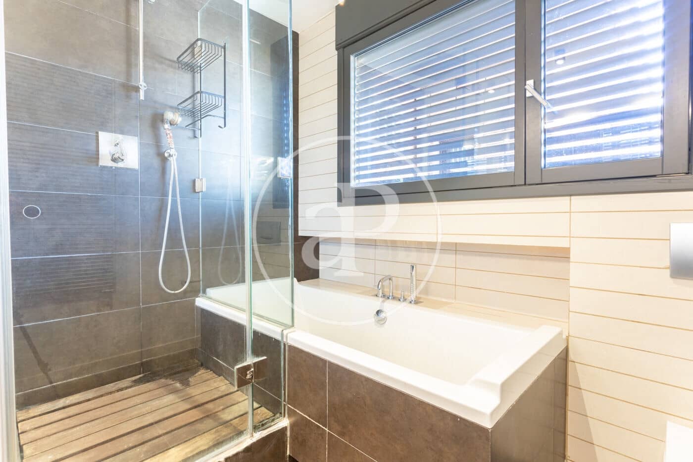 5 soveværelse Lejlighed til leje i Barcelona by - € 6.800 (Ref: 9561779)