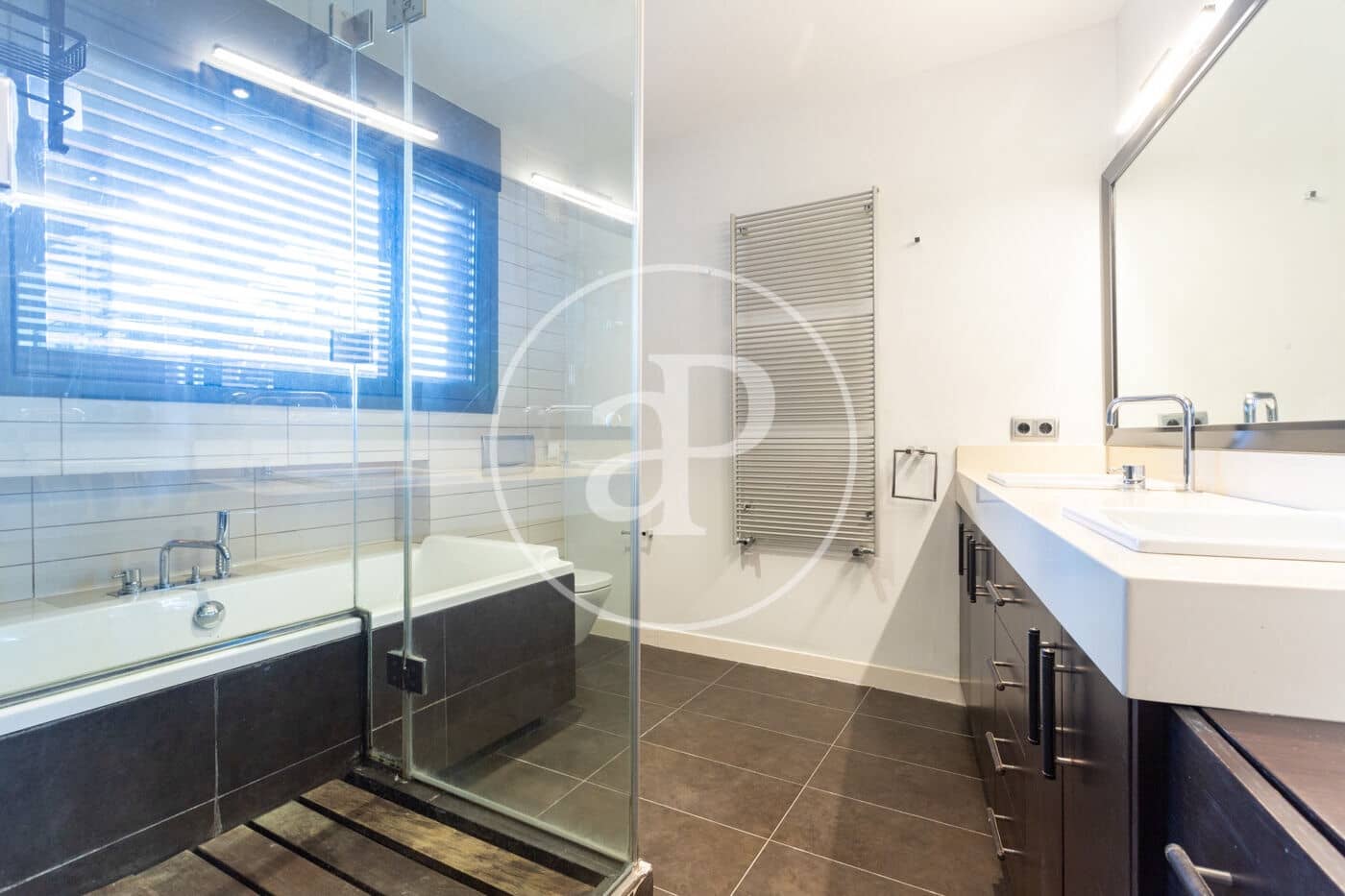 5 soveværelse Lejlighed til leje i Barcelona by - € 6.800 (Ref: 9561779)