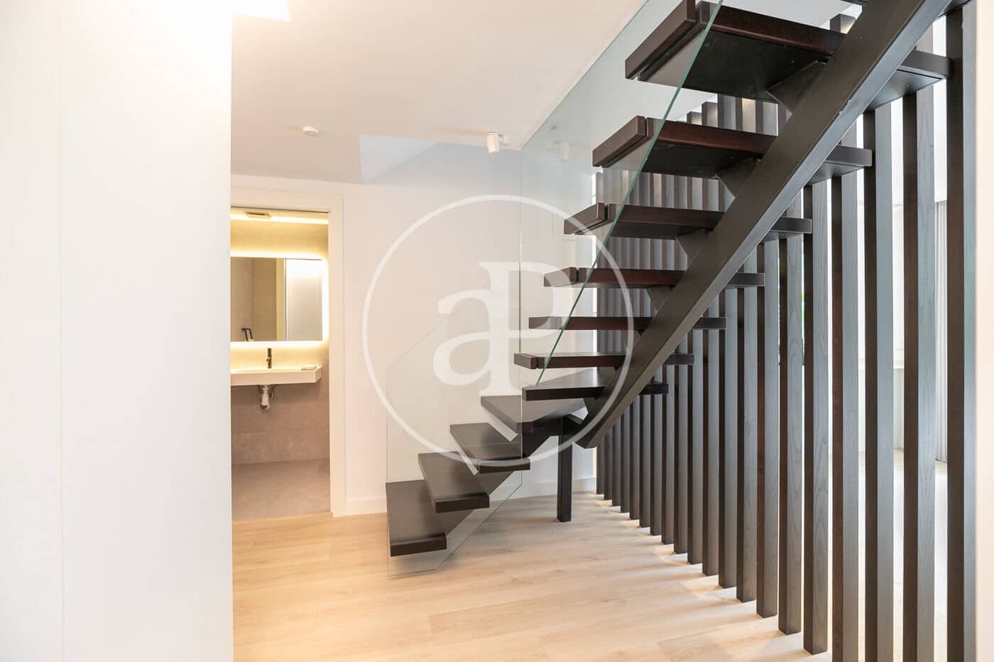 3 bedroom Apartment for rent in Barcelona city with pool - € 3,600 (Ref: 9571154)