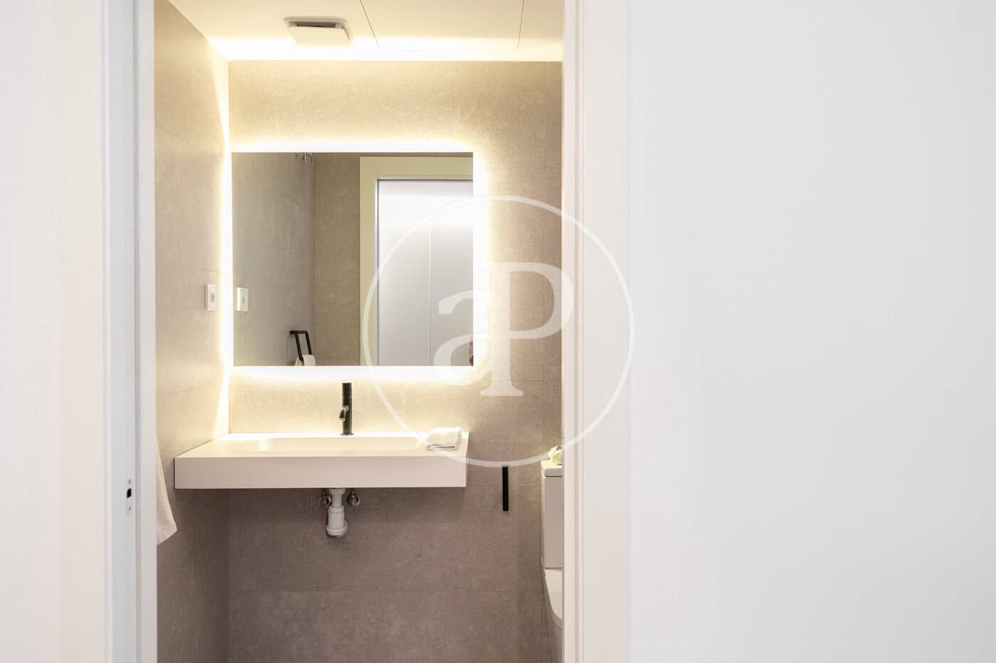 3 bedroom Apartment for rent in Barcelona city with pool - € 3,600 (Ref: 9571154)