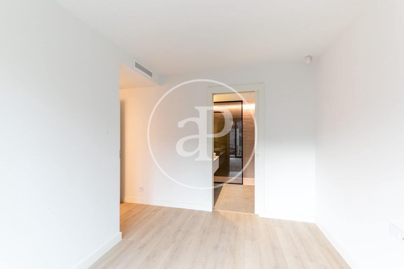 3 bedroom Apartment for rent in Barcelona city with pool - € 3,600 (Ref: 9571154)