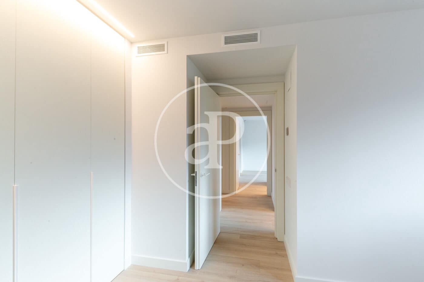 3 bedroom Apartment for rent in Barcelona city with pool - € 3,600 (Ref: 9571154)