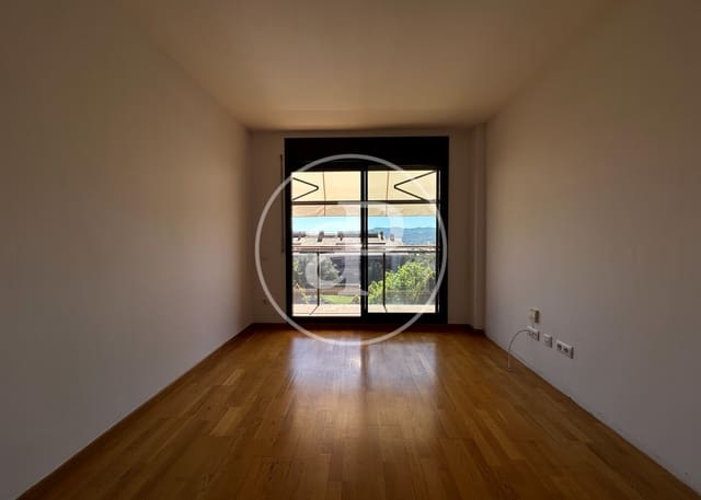 Apartamento de 4 habitaciones en Sant Cugat del Vallès en venta con piscina - 650.000 € (Ref: 9571155)