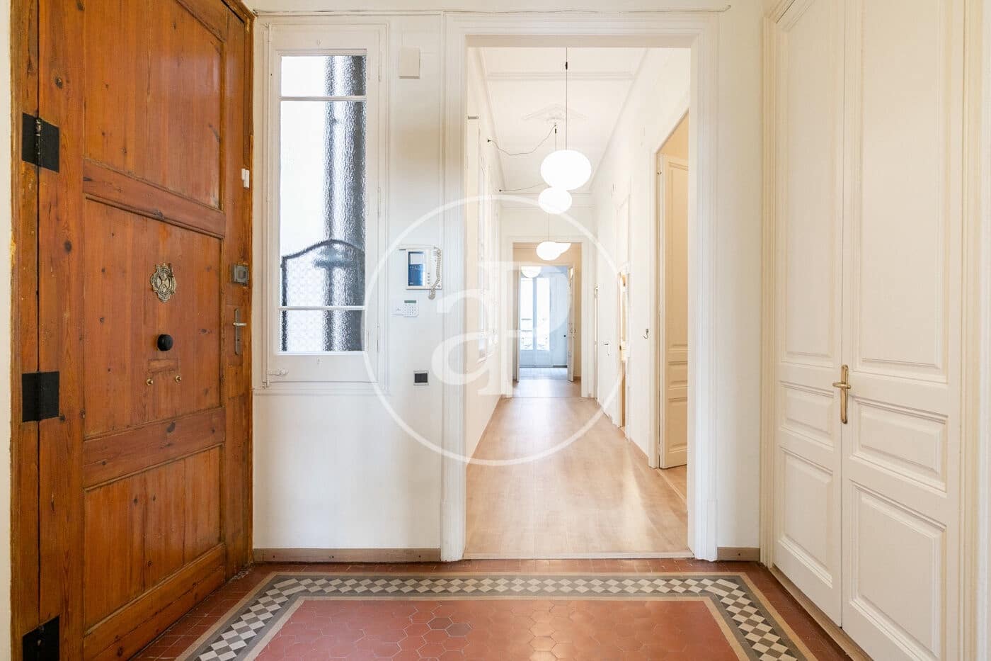 5 soveværelse Lejlighed til leje i Barcelona by - € 3.850 (Ref: 9571156)