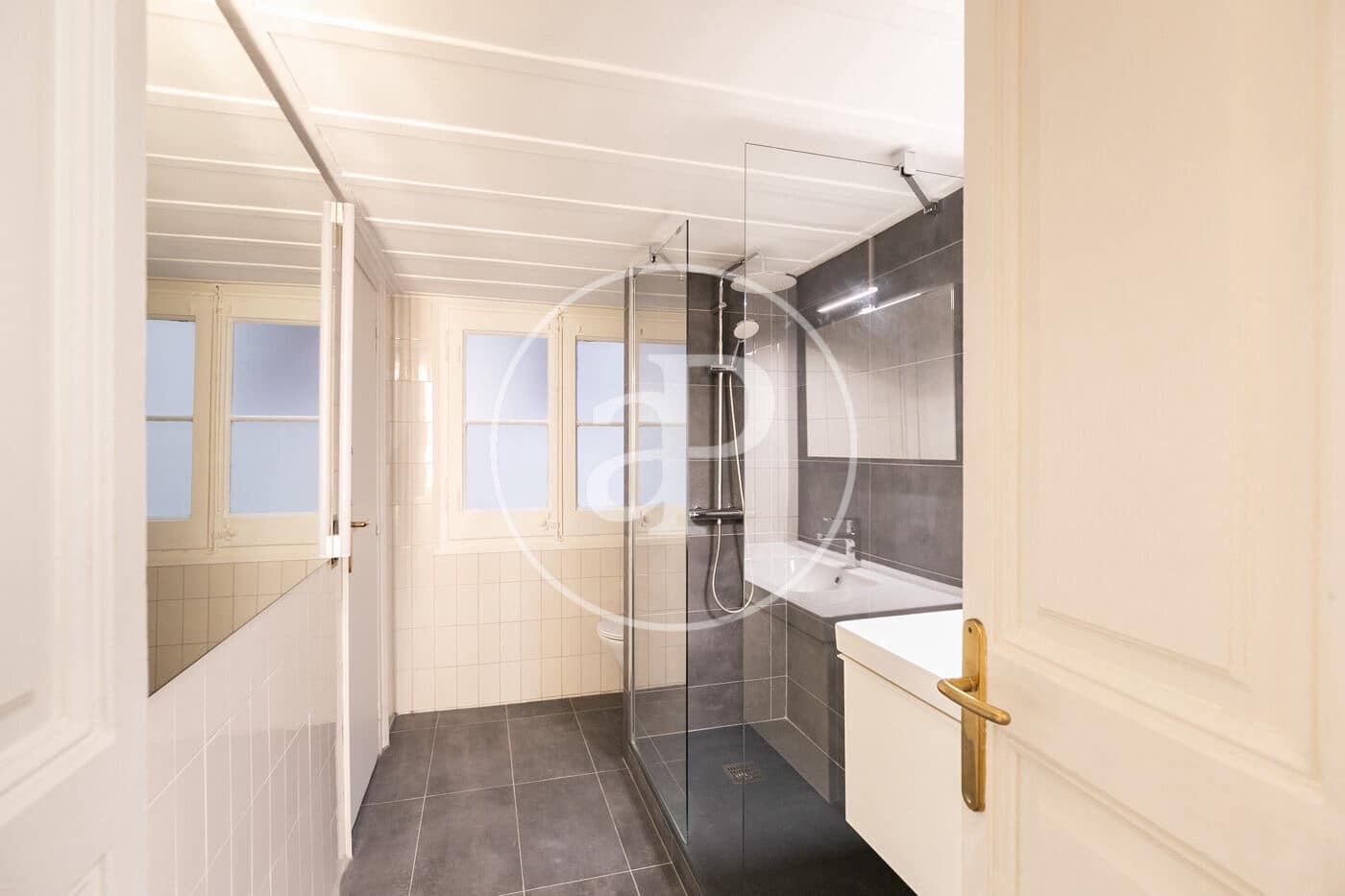 5 soveværelse Lejlighed til leje i Barcelona by - € 3.850 (Ref: 9571156)